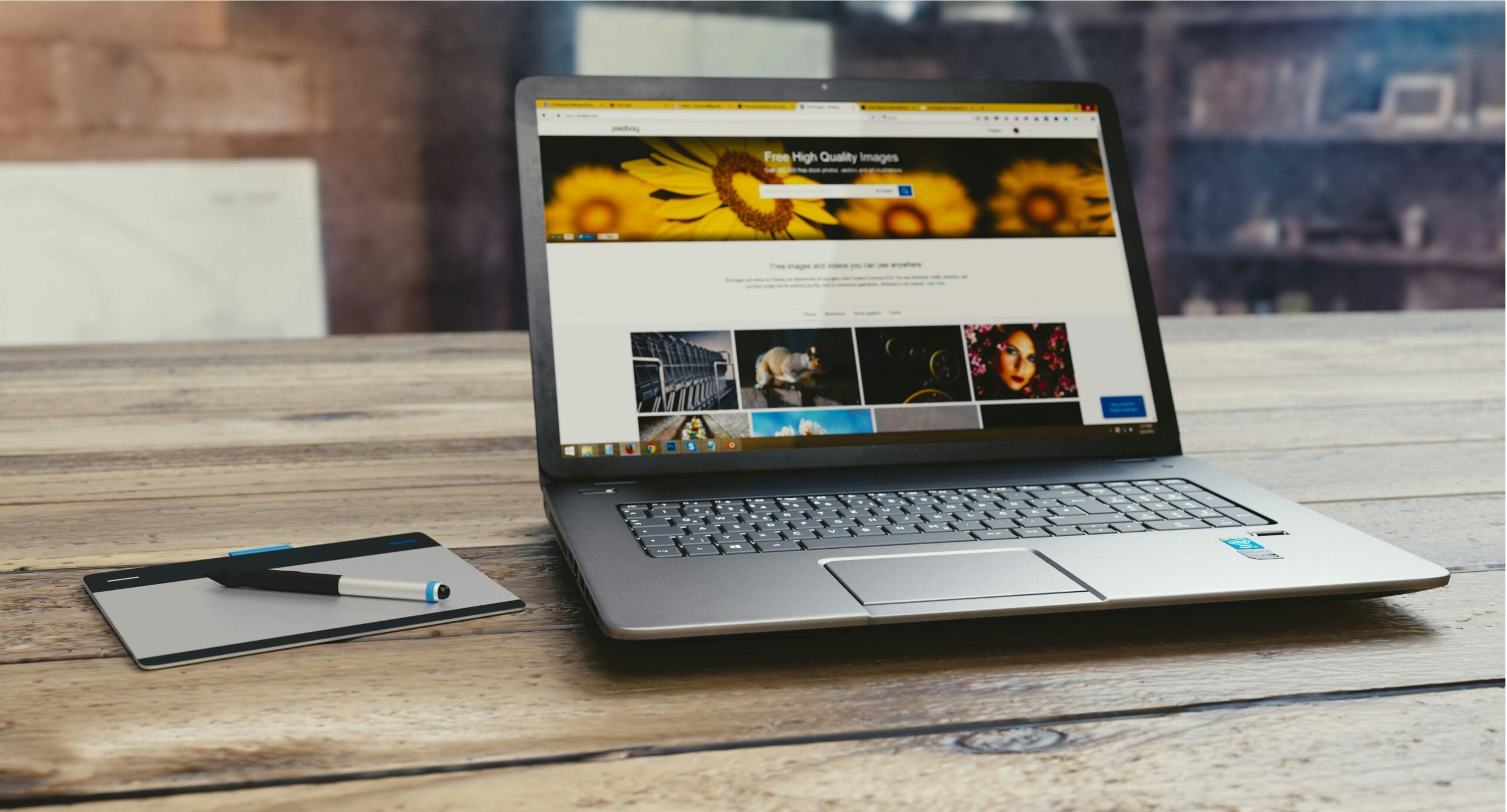Why Custom-Ordered Laptops Are a Smarter Choice Businesses and Locals